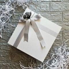 Beyaz Hediye Kutusu (25 x 25 x 8 cm)
