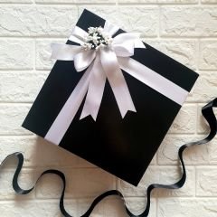 Siyah Hediye Kutusu (30 x 30 x 10 cm) Bej Tasarım