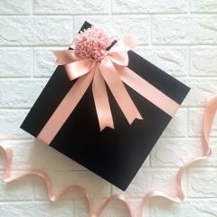 Siyah Hediye Kutusu (30 x 30 x 10 cm) Bej Tasarım