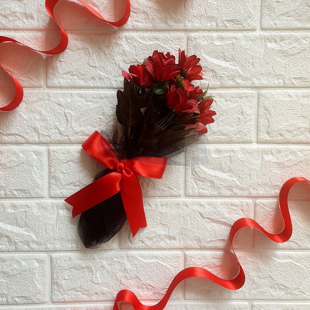 Kırmızı Yapay Çiçek Buketi