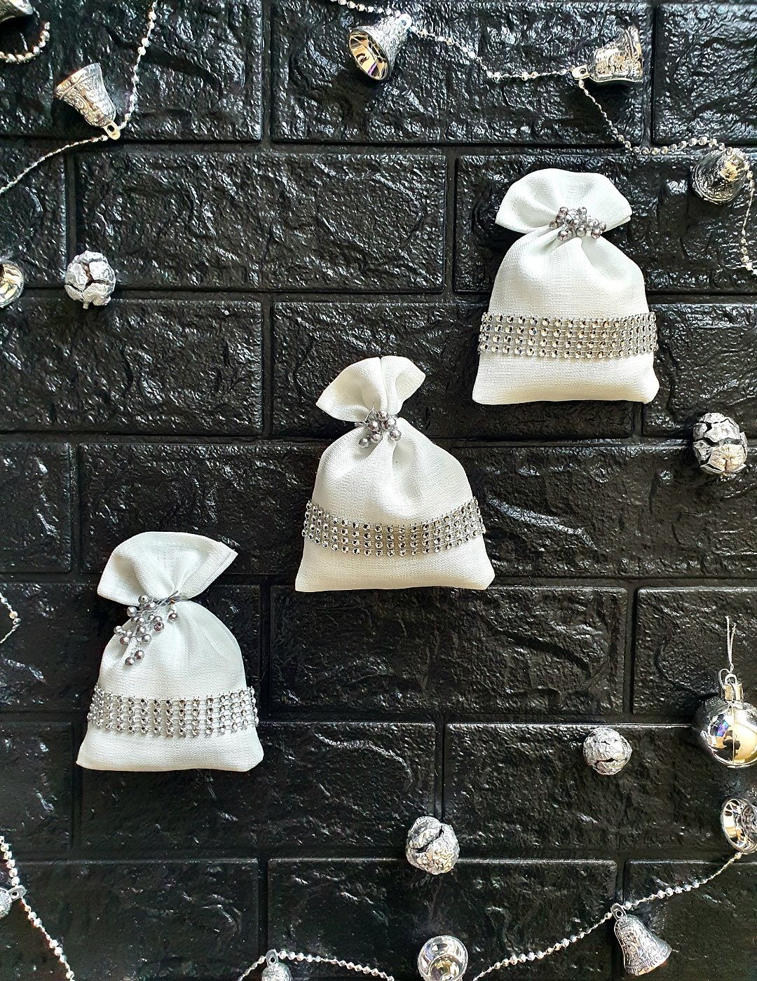 Happy New Year Sabun Kesesi (Gümüş-Beyaz)