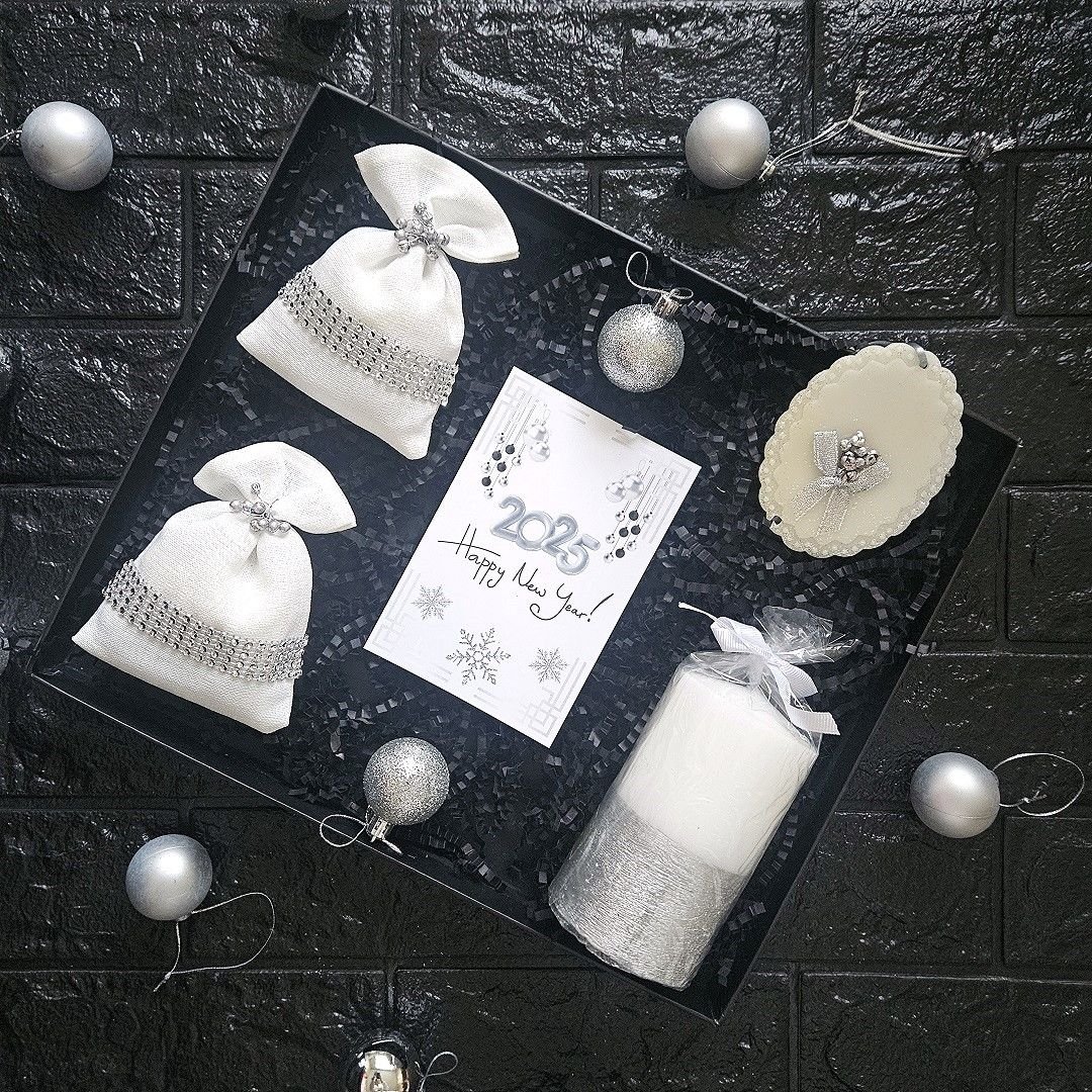 A Shiny Year Mini - Yılbaşı Hediye Kutusu