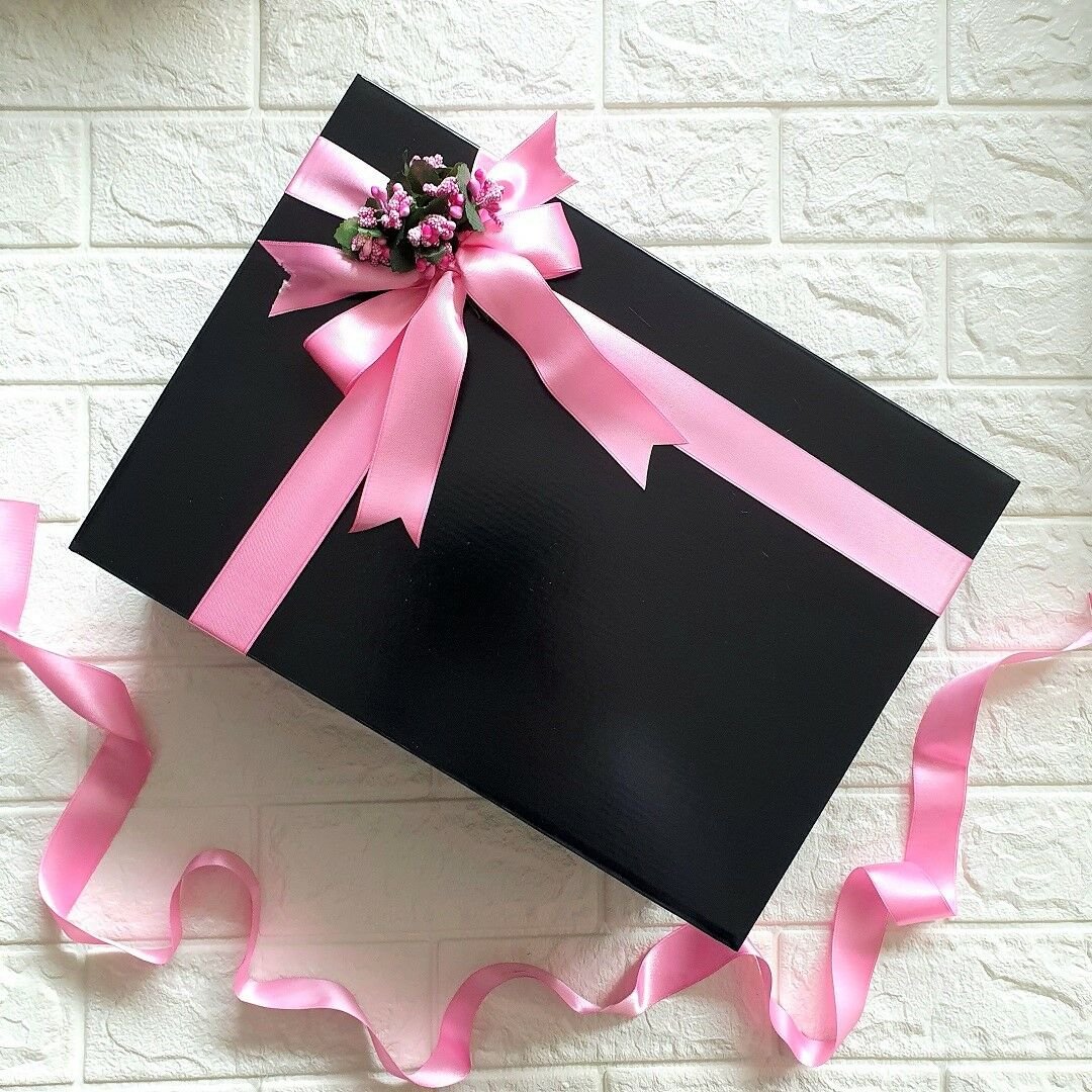 Siyah Hediye Kutusu - Pembe Tasarım (35 x 25 x 12 cm)