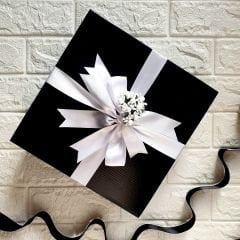 Siyah Hediye Kutusu Beyaz Premium (25 x 25 x 10 cm)